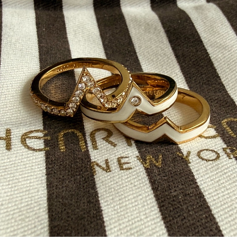 FINAL PRICE NWOT Henri Bendel 7 White Enamel Gold Tone Trio Stacked Rings Stack - Picture 11 of 11